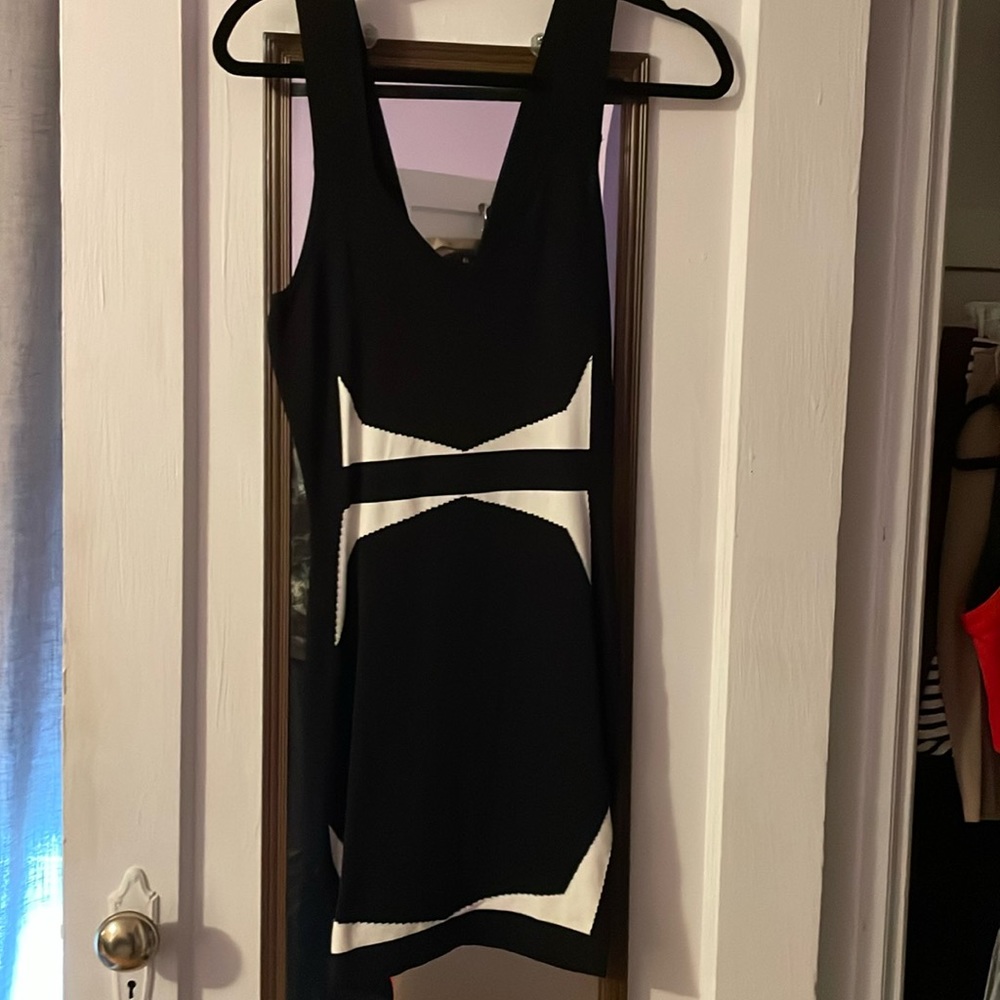 Guest by Marciano Mini black dress with white detail